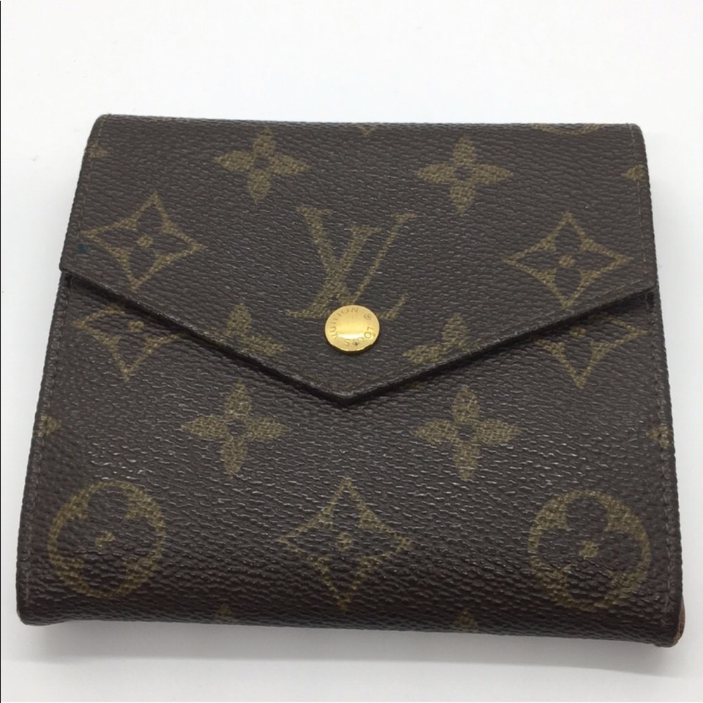 Louis Vuitton monogram wallet w cash slot
